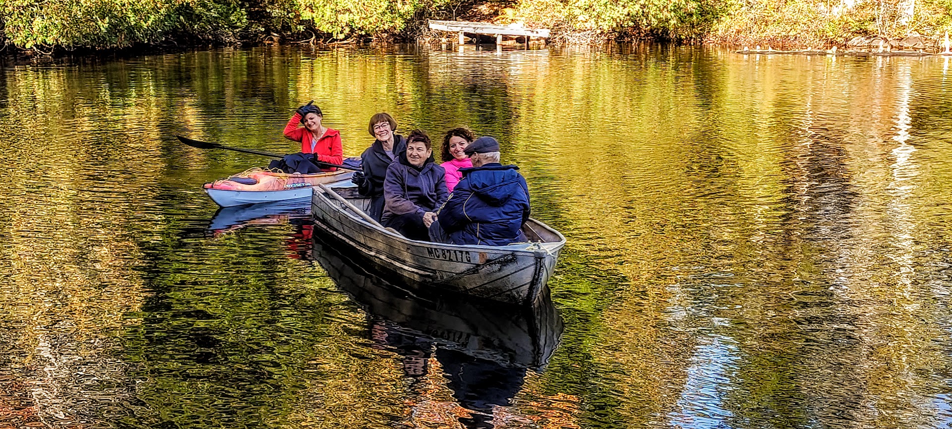 Une splendide journée d’automne pour l’ensemencement des lacs Curran et Black.